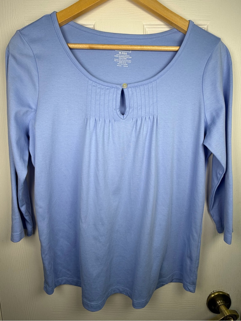 Light Blue Supima Cotton Top Women's M Pintuck Keyhole 3/4 Sleeve Soft Knit